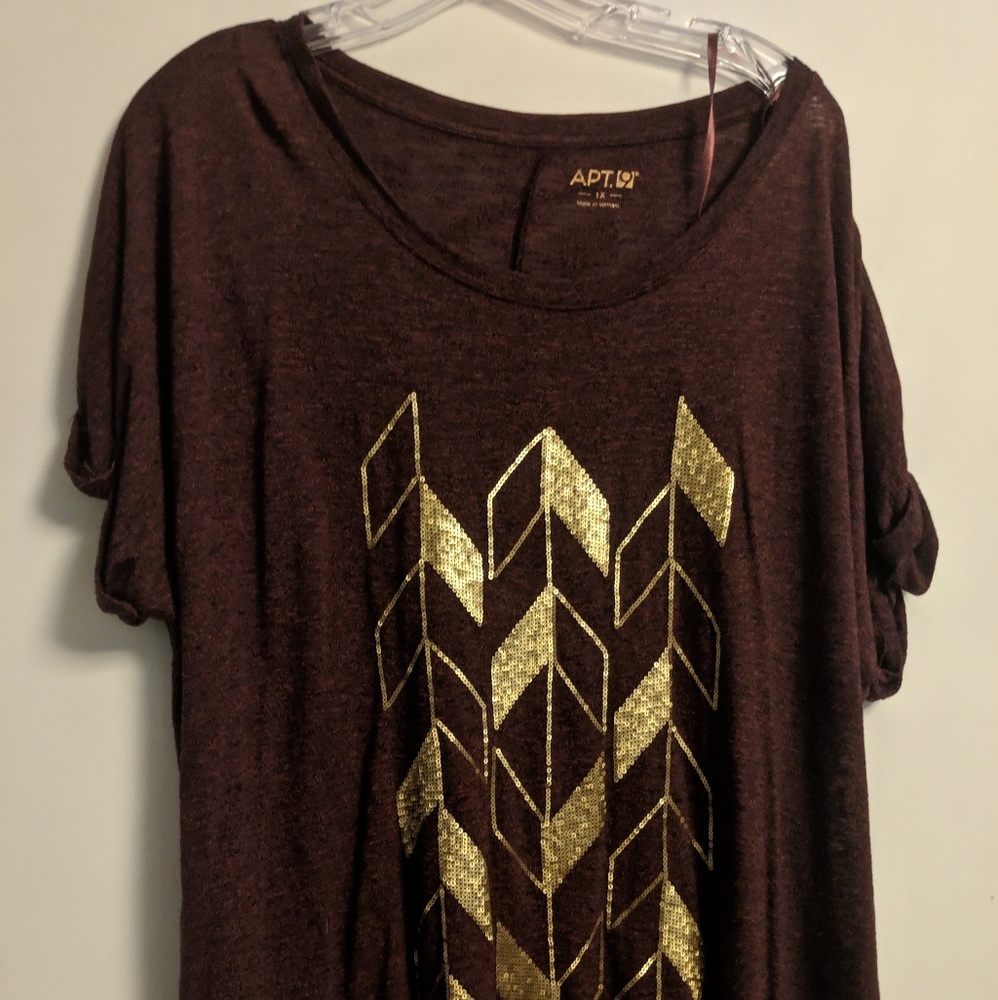 Burgundy tee witb gold detail